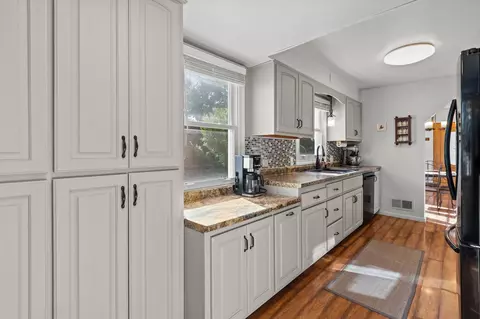 Kitchen - 1018 E Frances St, Appleton, WI 54911 photo 3 of 5