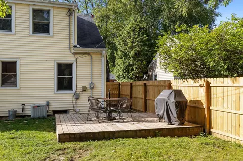 Exterior - 1018 E Frances St, Appleton, WI 54911 photo 3 of 8