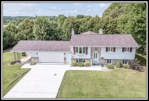 1903 Lawrence St, New London, WI 54961