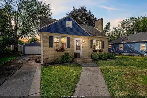 1028 Mayer St, Menasha, WI 54952