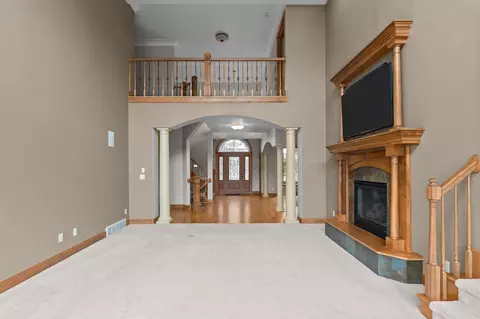 Living - 6709 N Gullwing Ct, Appleton, WI 54913 photo 1 of 12