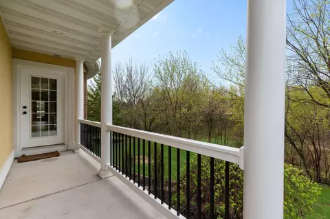 Exterior - 6709 N Gullwing Ct, Appleton, WI 54913 photo 2 of 17