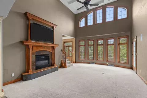 Living - 6709 N Gullwing Ct, Appleton, WI 54913 photo 3 of 12