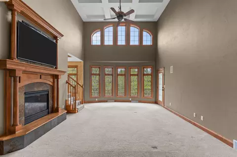 Living - 6709 N Gullwing Ct, Appleton, WI 54913 photo 5 of 12