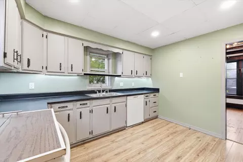 Kitchen - 206 W Winnebago St, Appleton, WI 54911 photo 2 of 2
