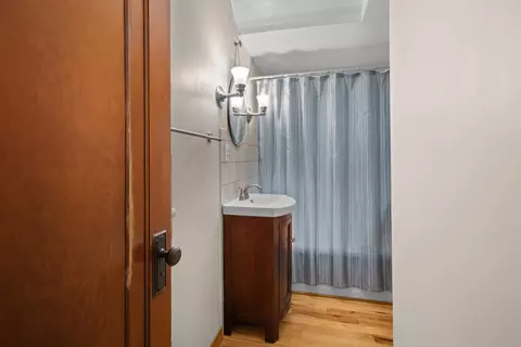 Bath - 1620 N Richmond St, Appleton, WI 54911 photo 1 of 2