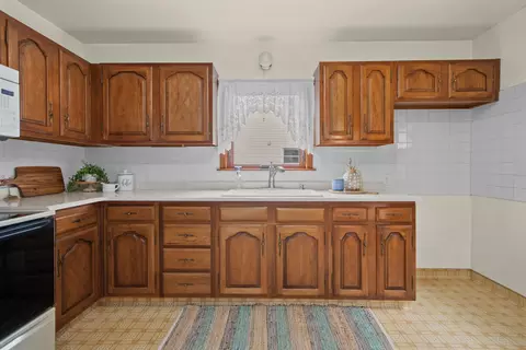 Kitchen - 1620 N Richmond St, Appleton, WI 54911 photo 3 of 4