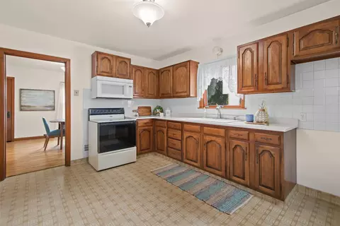 Kitchen - 1620 N Richmond St, Appleton, WI 54911 photo 1 of 4