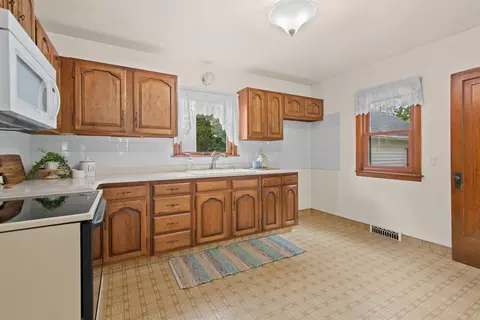Kitchen - 1620 N Richmond St, Appleton, WI 54911 photo 4 of 4