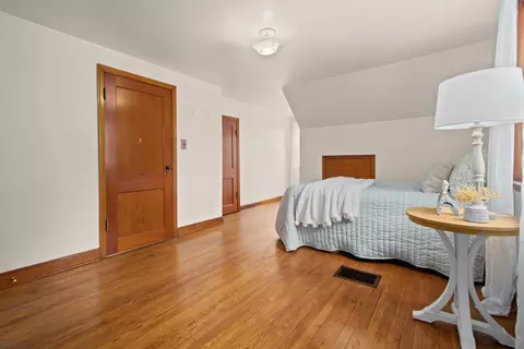 Bedroom - 1620 N Richmond St, Appleton, WI 54911 photo 4 of 6