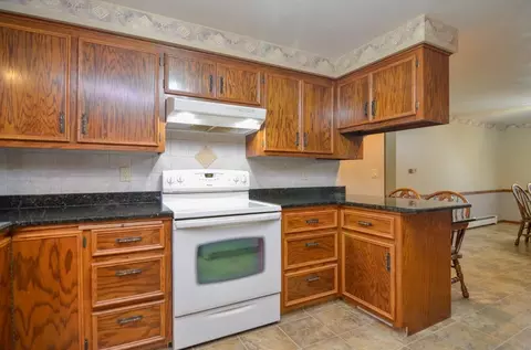 Kitchen - 1040 Debra St, Wrightstown, WI 54180 photo 4 of 9
