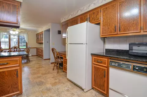 Kitchen - 1040 Debra St, Wrightstown, WI 54180 photo 7 of 9