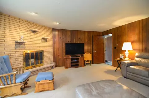 Living - 1040 Debra St, Wrightstown, WI 54180 photo 6 of 6