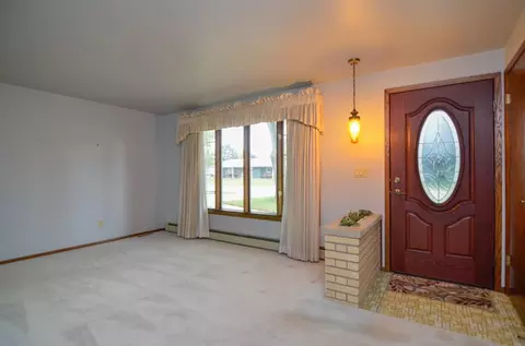 Living - 1040 Debra St, Wrightstown, WI 54180 photo 1 of 6