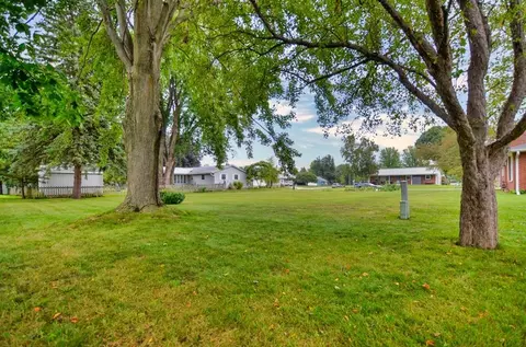 Exterior - 1040 Debra St, Wrightstown, WI 54180 photo 6 of 8