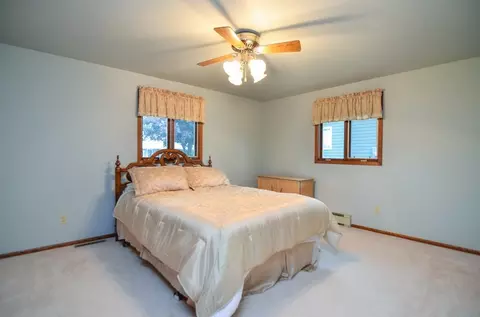 Bedroom - 1040 Debra St, Wrightstown, WI 54180 photo 5 of 8