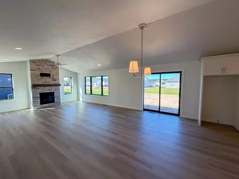 Living - N8853 Galway Lane, Appleton, WI 54915 photo 2 of 7