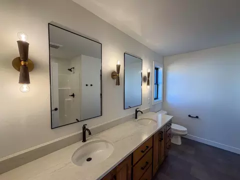 Bath - N8853 Galway Lane, Appleton, WI 54915 photo 1 of 7