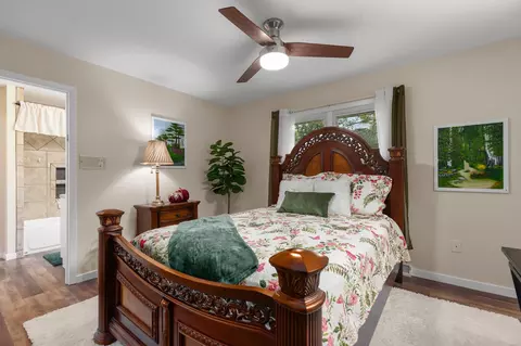 Bedroom - 2115 N Birchwood Ave, Appleton, WI 54914 photo 1 of 10
