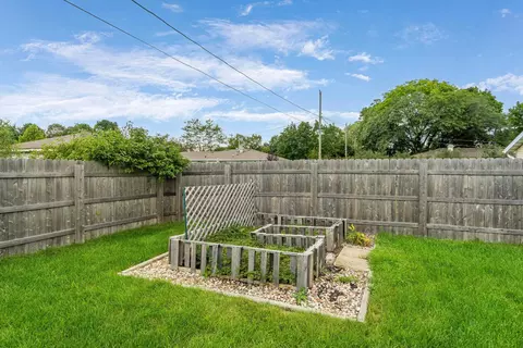Exterior - 415 S Midpark Dr, Appleton, WI 54915 photo 6 of 8