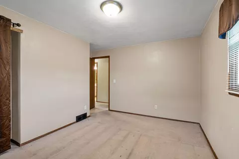 Bedroom - 415 S Midpark Dr, Appleton, WI 54915 photo 4 of 6