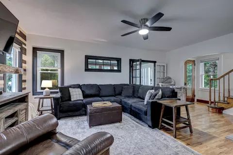 Living - 727 N Bennett St, Appleton, WI 54914 photo 3 of 3