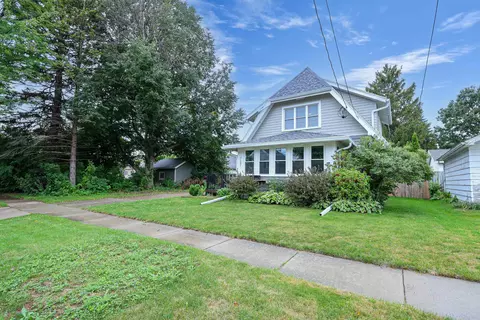 Exterior - 727 N Bennett St, Appleton, WI 54914 photo 2 of 10