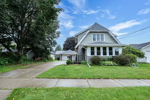 Exterior - 727 N Bennett St, Appleton, WI 54914 photo 3 of 10