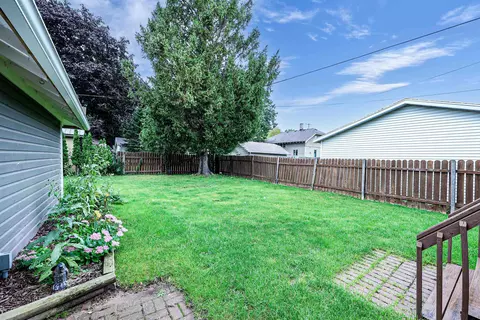 Exterior - 727 N Bennett St, Appleton, WI 54914 photo 7 of 10