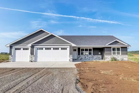 3735 Harolds Way, Suamico, WI 54313