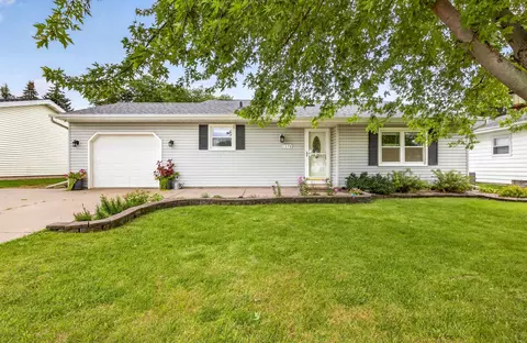 1378 Inverness Ln, Neenah, WI 54956