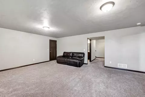 Living - 3309 E Aquamarine Ave, Appleton, WI 54913 photo 3 of 3