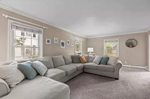 Living - 165 River Dr, Appleton, WI 54915 photo 4 of 6