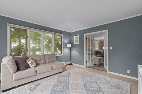Living - 165 River Dr, Appleton, WI 54915 photo 5 of 6