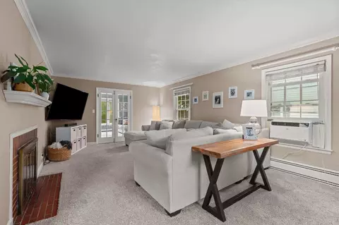Living - 165 River Dr, Appleton, WI 54915 photo 3 of 6