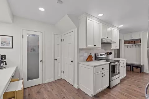 Kitchen - 165 River Dr, Appleton, WI 54915 photo 8 of 8