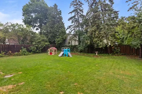 Exterior - 165 River Dr, Appleton, WI 54915 photo 7 of 9