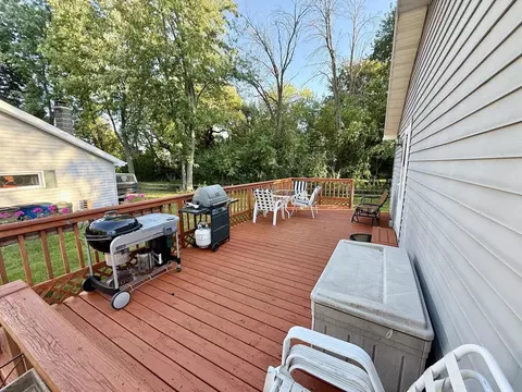 Exterior - 2829 Sheldon Dr, Oshkosh, WI 54904 photo 2 of 7