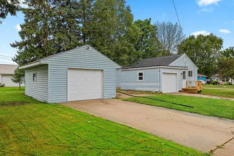 Exterior - 1105 W Grant St, Appleton, WI 54914 photo 3 of 10
