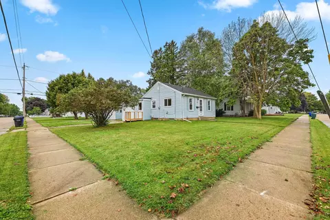 Exterior - 1105 W Grant St, Appleton, WI 54914 photo 5 of 10