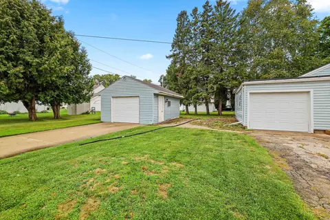 Exterior - 1105 W Grant St, Appleton, WI 54914 photo 6 of 10