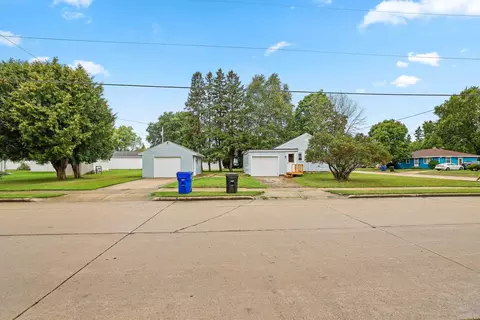 Exterior - 1105 W Grant St, Appleton, WI 54914 photo 10 of 10