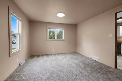 Living - 1105 W Grant St, Appleton, WI 54914 photo 2 of 4
