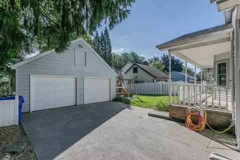 Exterior - 1712 N Drew St, Appleton, WI 54911 photo 2 of 11