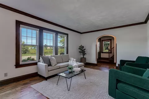 Living - 1712 N Drew St, Appleton, WI 54911 photo 3 of 8
