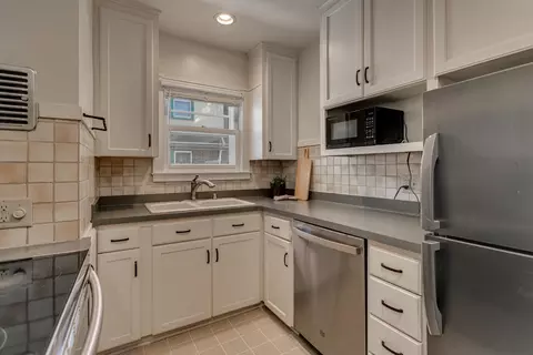 Kitchen - 1712 N Drew St, Appleton, WI 54911 photo 2 of 4