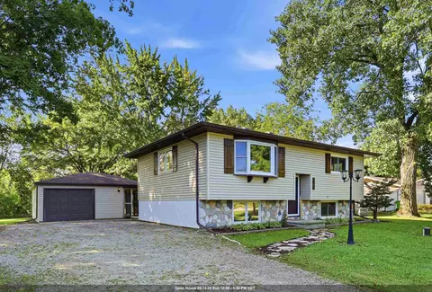 1931 Sky Ranch Ave, Oshkosh, WI 54904