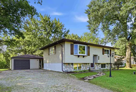 1931 Sky Ranch Ave, Oshkosh, WI 54904