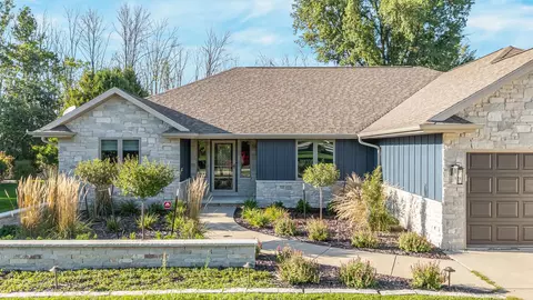 1549 Belle Plane Cir, Green Bay, WI 54313