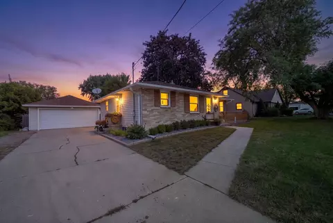 2310 N Idlewild Ct, Green Bay, WI 54303